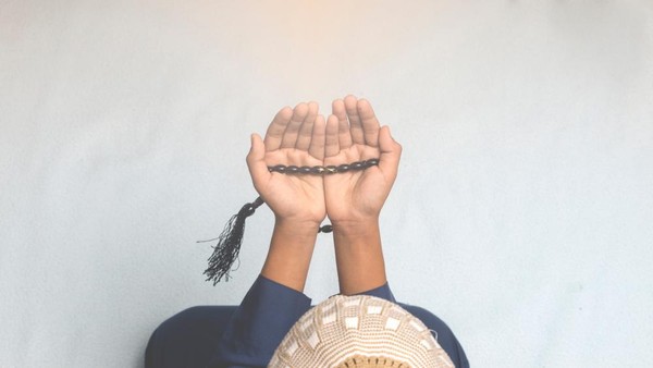 7 Amalan Ringan yang Pahalanya Lebih Berat dari Gunung